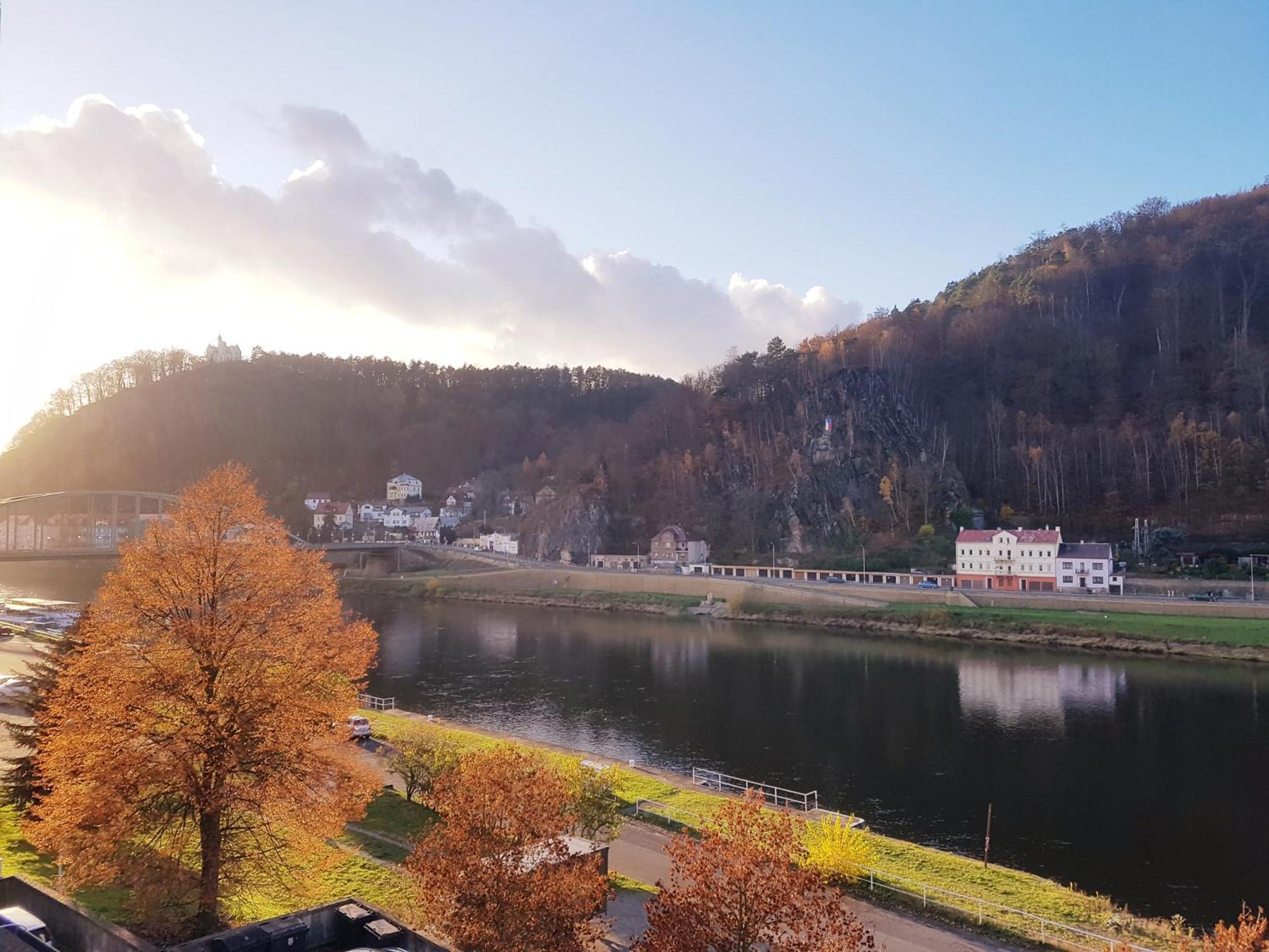 Utulny Apartman V Centru, S Krasnym Vyhledem Decin Zewnętrze zdjęcie